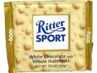 Ciocolata alba cu alune intregi Ritter Sport